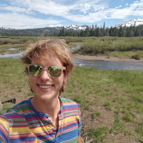 Profile Picture of Daniel Schmelter (@jankyjunky) on Poshmark