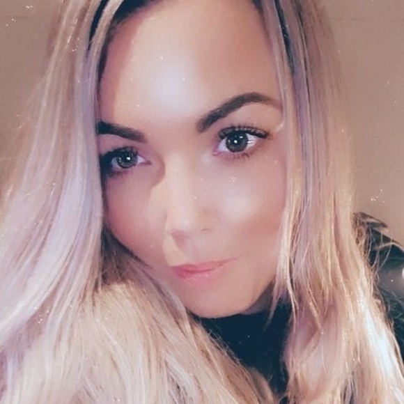 Gráinne Breen - Poshmark Profile Picture of Gráinne Breen (@gbreen1989) on Poshmark