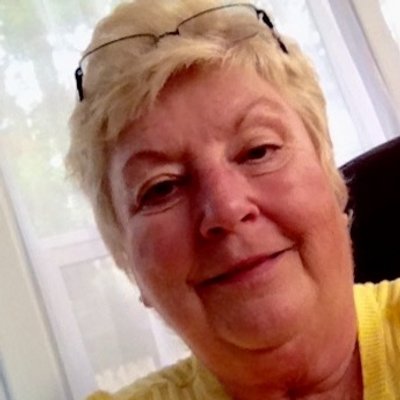 Profile Picture of Claudia Ebert (@FroofyLady) on Twitter
