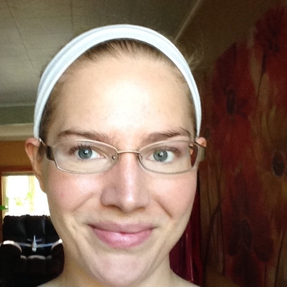 Profile Picture of Stacey Abfalter (@staceyabfalter) on Poshmark