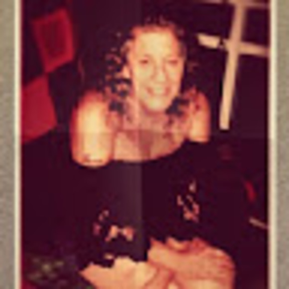 Profile Picture of Donna Lacey (@donnalacey6464) on Poshmark