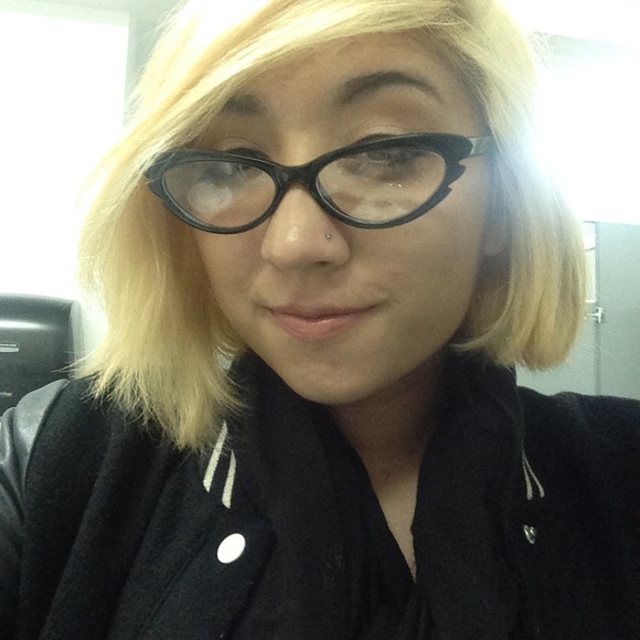 Profile Picture of Alex Crowe (@poodlet) on Poshmark