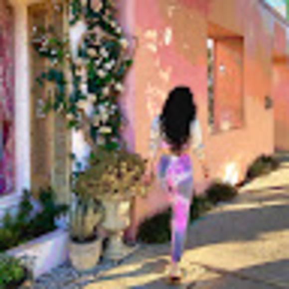 Profile Picture of Stella Zhao (@stellainthe6) on Poshmark
