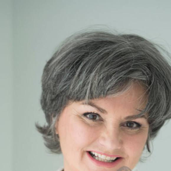 Profile Picture of Christine Armand (@christinearmand) on Poshmark