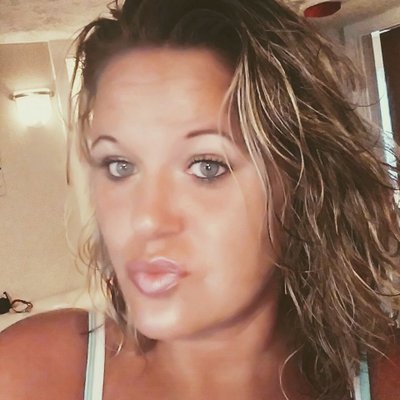 Profile Picture of Laura Heaton (@lauraheaton13) on Twitter