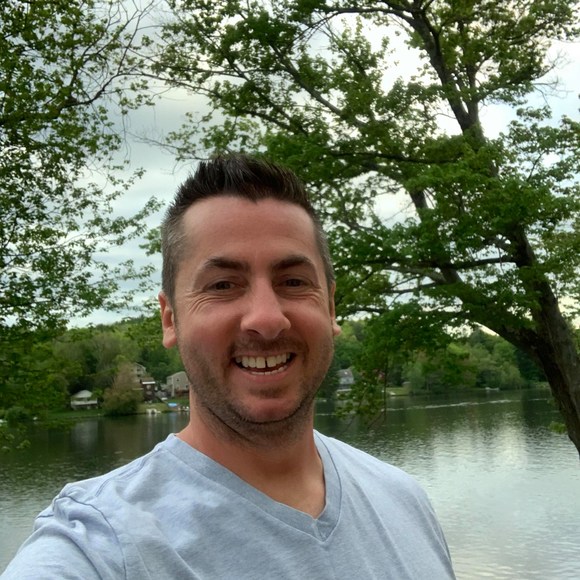 Profile Picture of Michael Chiesa (@mike9881) on Poshmark