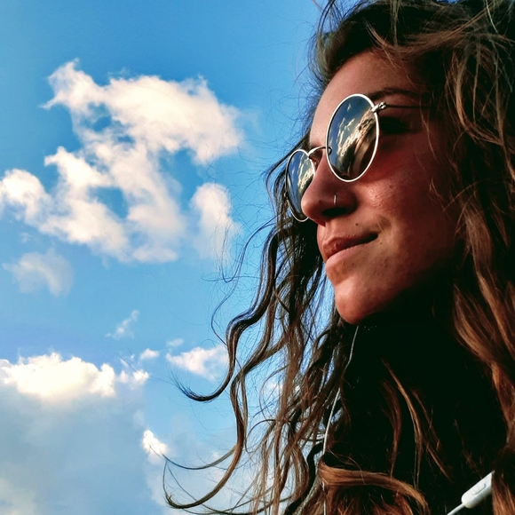 Profile Picture of Frédérique Moisan (@fmoisan) on Poshmark