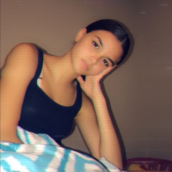 Profile Picture of Mirnesa Krdzic (@mirnesakrdzic) on Poshmark