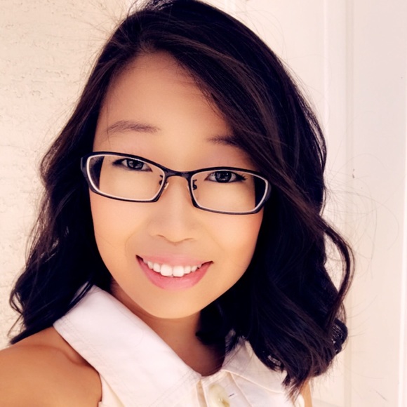 Profile Picture of Alice Lee (@eujin91) on Poshmark