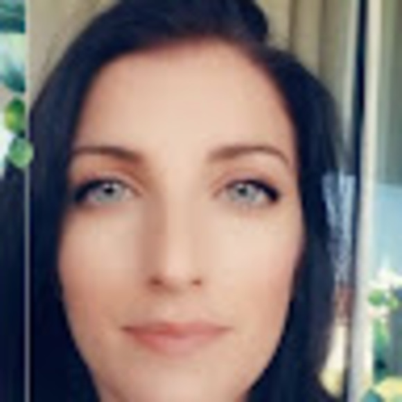 Profile Picture of Dawnah Fox-wilson (@dfoxwilson10) on Poshmark