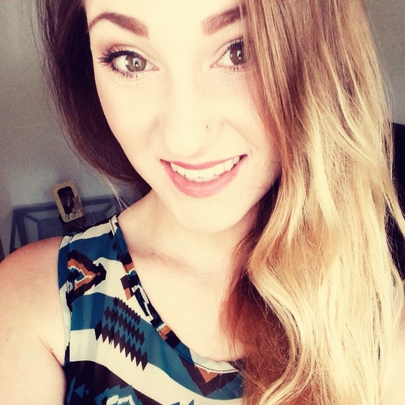 Profile Picture of Brittany Moeller (@britt_moeller) on Poshmark