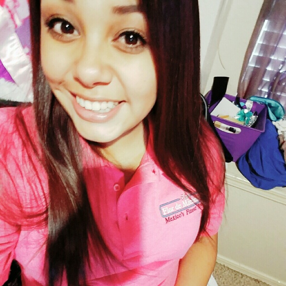 Profile Picture of Eva Ramirez (@evaangelinaa) on Poshmark