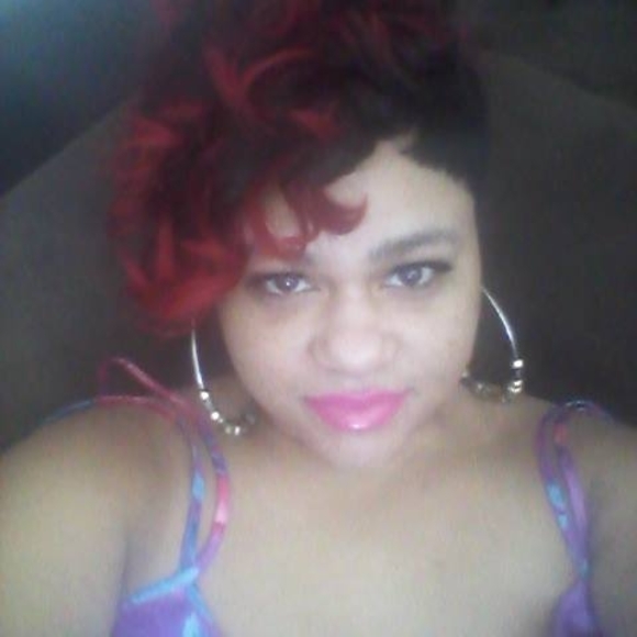 Profile Picture of Chenelle Bibbs (@5271) on Poshmark