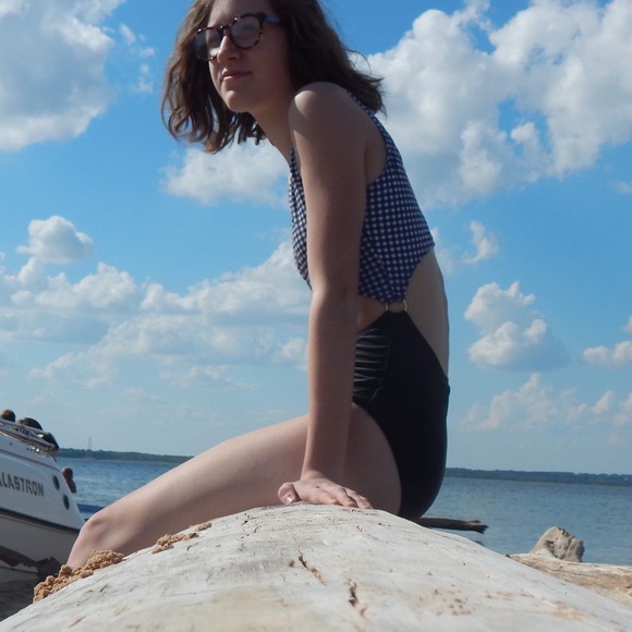 Lexi Sendall - Poshmark Profile Picture of Lexi Sendall (@esotericunicorn) on Poshmark