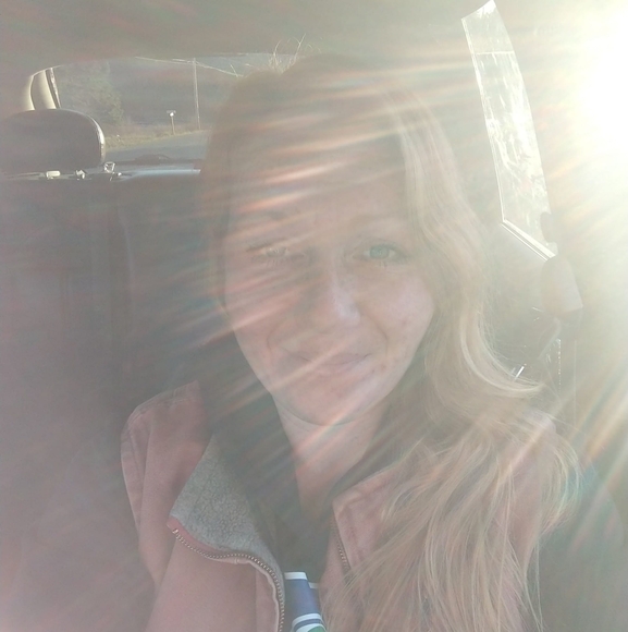 Profile Picture of Andrea Englert (@abiare) on Poshmark