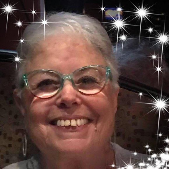 Profile Picture of Anita Sculnick (@sculnick) on Poshmark