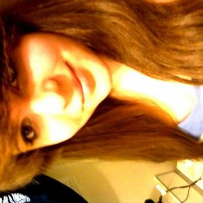 Profile Picture of Abby Simons (@AbbyWonder1994) on Twitter