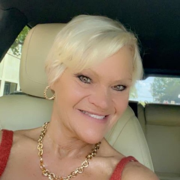 Profile Picture of Cindy Dupree (@cindydupree762) on Poshmark