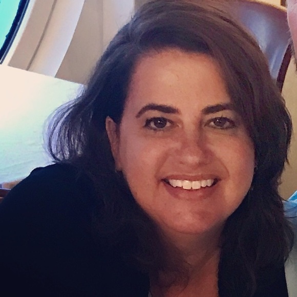 Lisa Bream - Poshmark Profile Picture of Lisa Bream (@lilposhgrl) on Poshmark