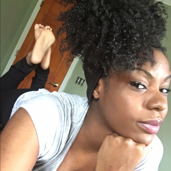 Profile Picture of Deborah Versulien (@deborahv1993) on Poshmark