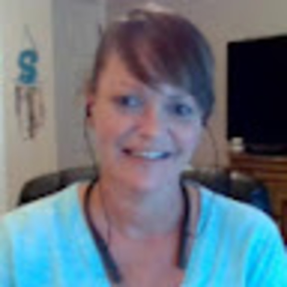 Profile Picture of Sandra Knight (@sandrawk278) on Poshmark