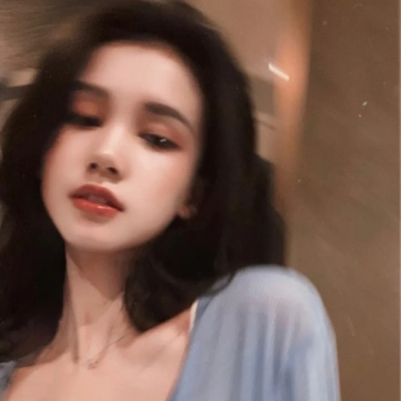 Profile Picture of Lame Elises (@lameelises) on Poshmark