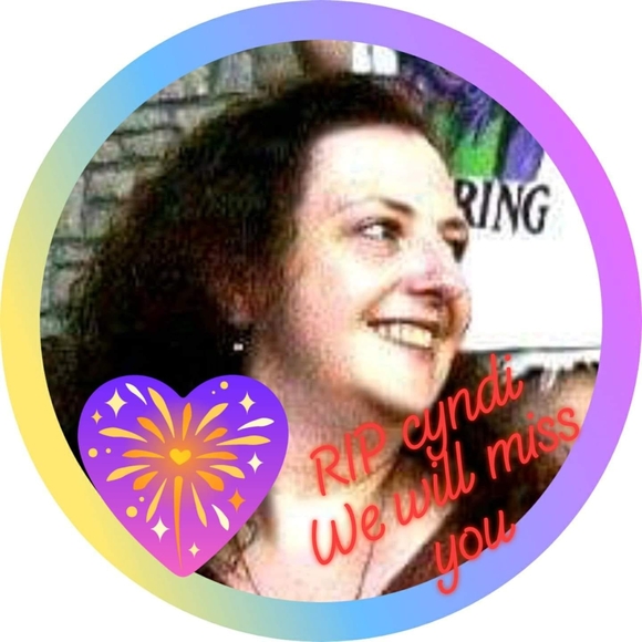 Profile Picture of Hazel Day (@hazel_day) on Poshmark