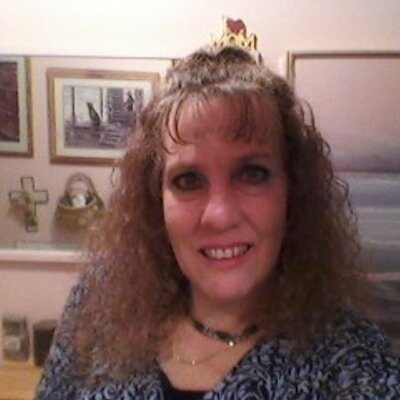 Profile Picture of Catherine Holloway (@hollohousecat) on Twitter