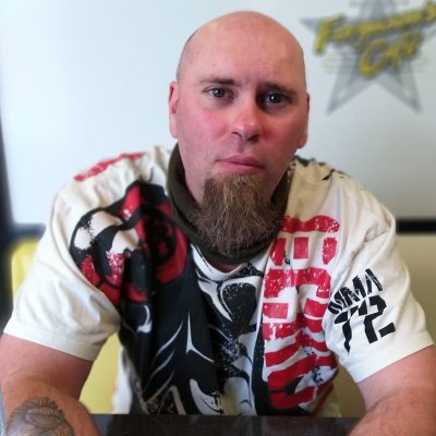 Profile Picture of John Mellinger III (@TheJohnMan1980) on Twitter