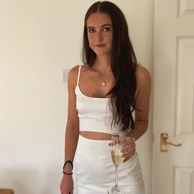 Profile Photo of Anna Davison (@@anna_davison97) on Twitter