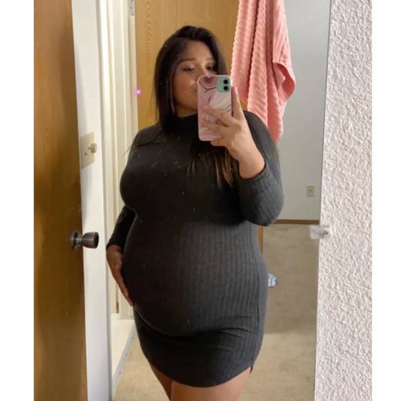 Profile Picture of Kaylin Flores (@kaylinflores94) on Poshmark