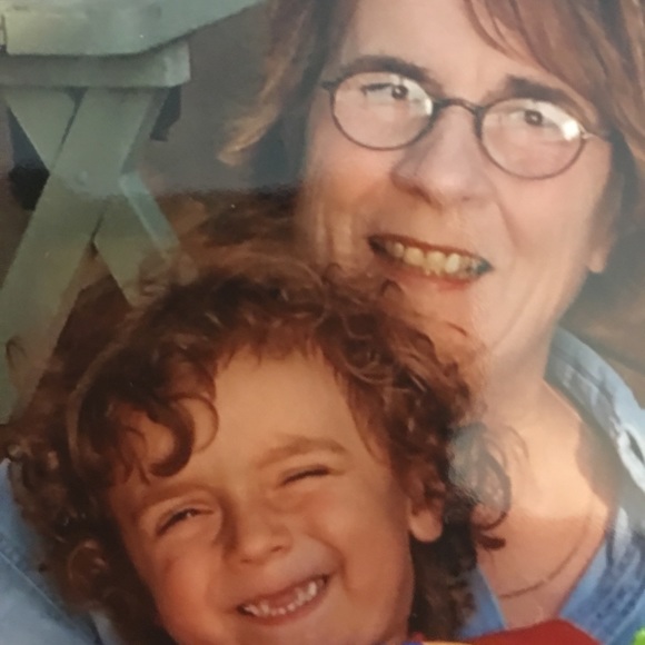 Profile Picture of Deborah Wimer (@deborahwimer) on Poshmark