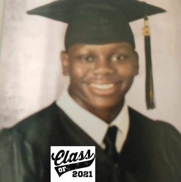 Profile Picture of Shantala Strong (@sstrong928) on Poshmark