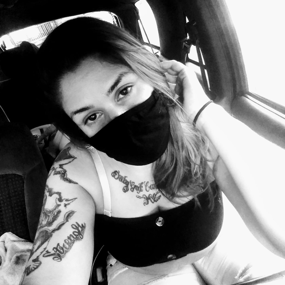 Profile Picture of Mandy Jackson (@delvallesierra) on Poshmark