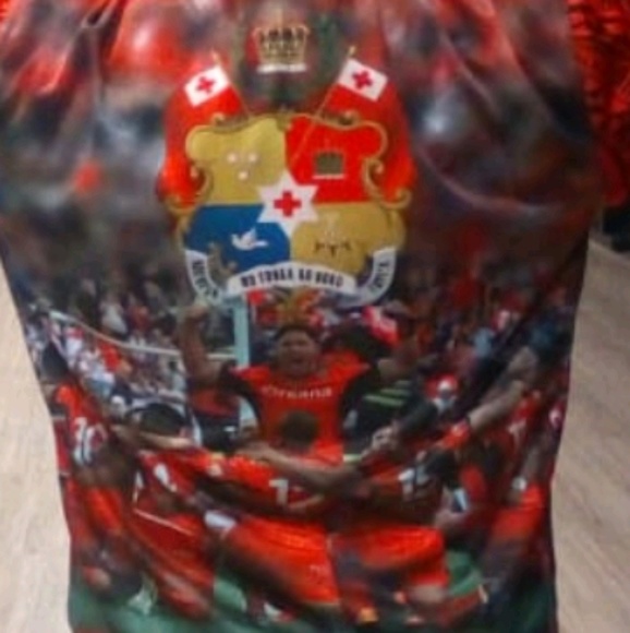 Profile Picture of Tonga Luni (@hosi292) on Poshmark