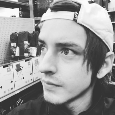 Profile Picture of Tyler Mowrer (@Squallypoppins) on Twitter