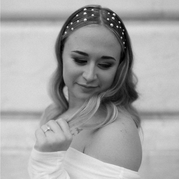 Profile Picture of Samantha Baumia (@sambaumiaaa) on Poshmark