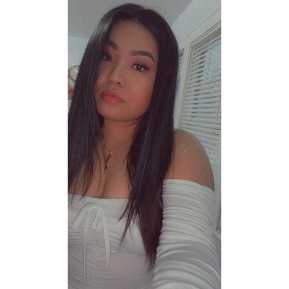 Profile Picture of Saw Davichi (@davichi120) on Poshmark