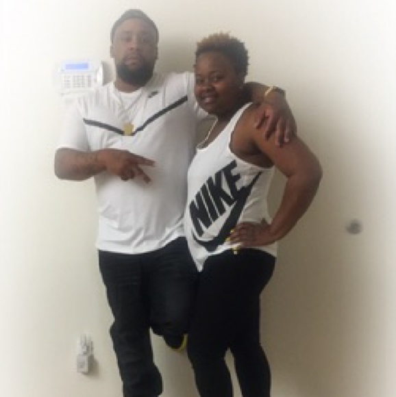 Laurie Robinson - Poshmark Profile Picture of Laurie Robinson (@hungryswife07) on Poshmark