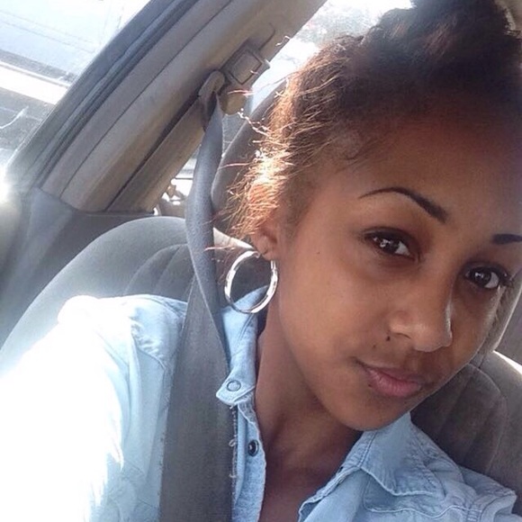 Profile Picture of Chrystyne Brown (@chrystyne1998) on Poshmark
