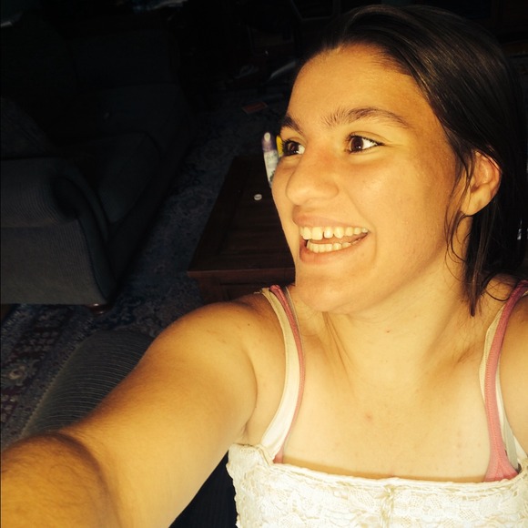 Profile Picture of Lauren Slovensky (@boii) on Poshmark