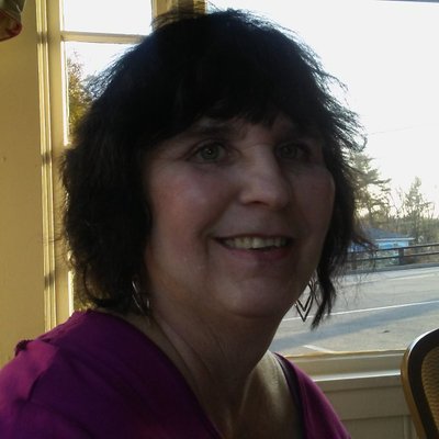 Profile Picture of Donna Mowinski (@MowinskiDonna) on Twitter