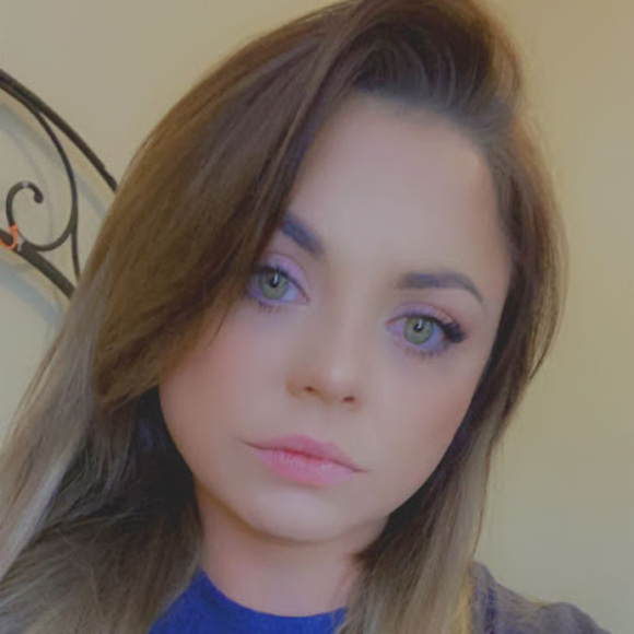 Profile Picture of Jasmine Andrews (@jasmineandre489) on Poshmark