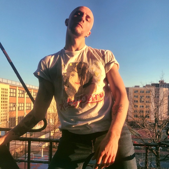 Profile Picture of Andy Jacobs (@asjacobs16) on Poshmark