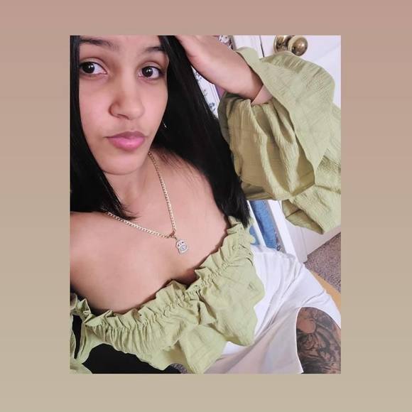 Profile Picture of Aymara D frank (@aymaradefran) on Poshmark