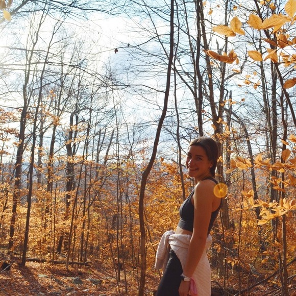 Profile Picture of Danielle Magliozzi (@damagliozzi24) on Poshmark