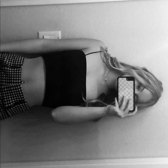 Profile Picture of Chloe Hansen (@chloehansen716) on Poshmark