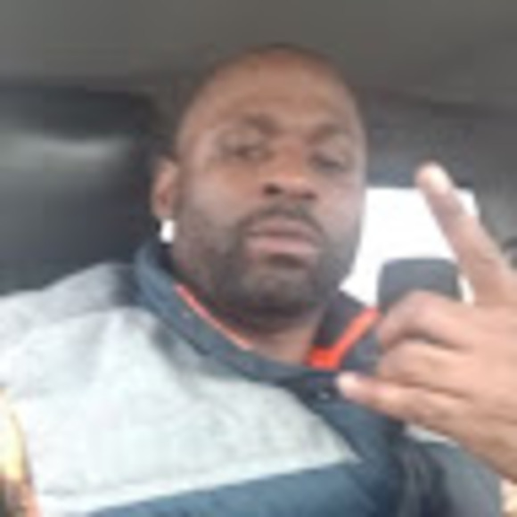 Profile Picture of Charles Bray (@braycharles629) on Poshmark