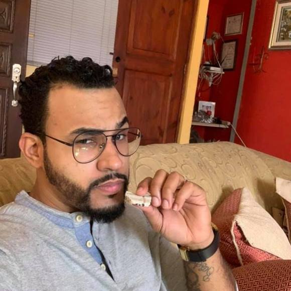 Profile Picture of Alex Zapata (@azapata4) on Poshmark