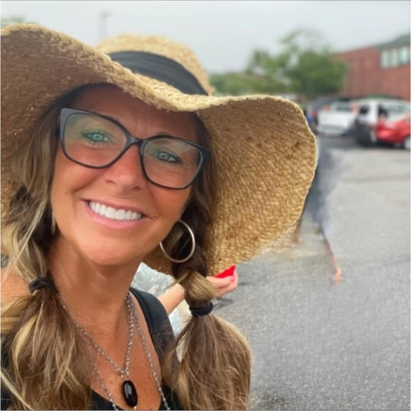Profile Picture of Patricia Stack (@heystack95) on Poshmark